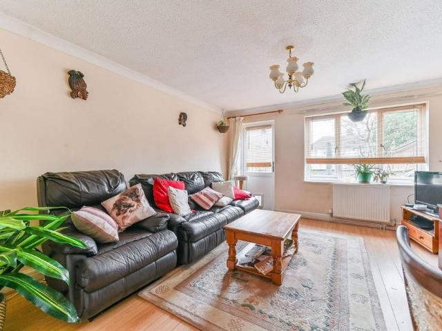 2 bedroom house to rent