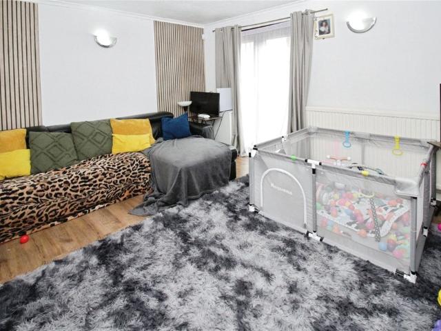 2 bedroom house to rent