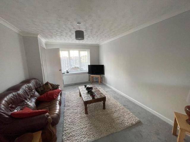 2 bedroom house to rent