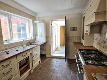 2 bedroom house to rent