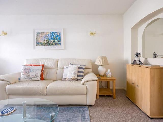 2 bedroom house to rent