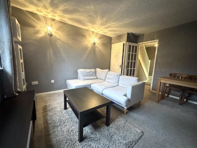 2 bedroom house to rent