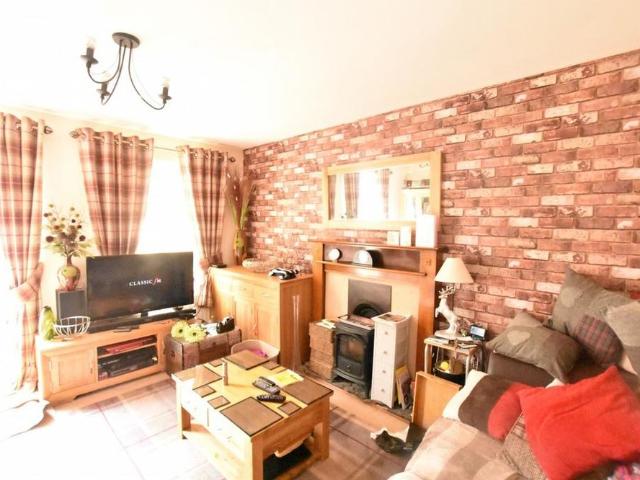 2 bedroom house to rent