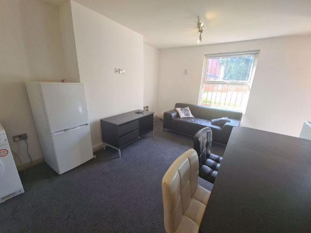 2 bedroom house to rent