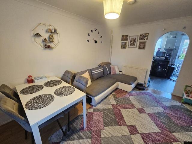 2 bedroom house to rent