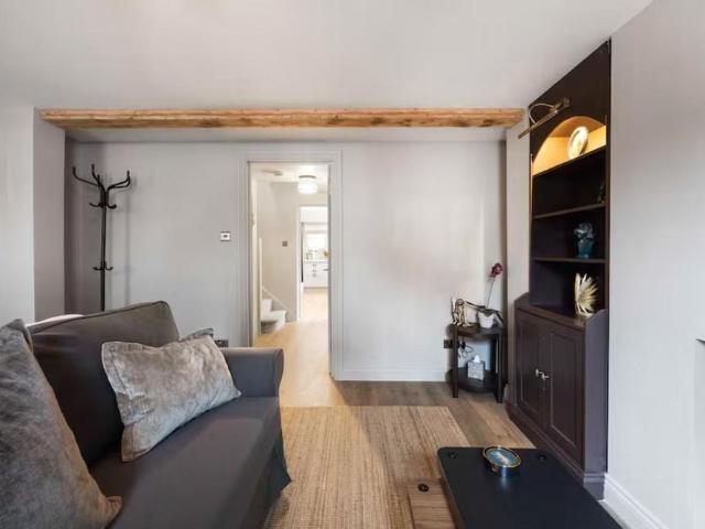 2 bedroom house to rent