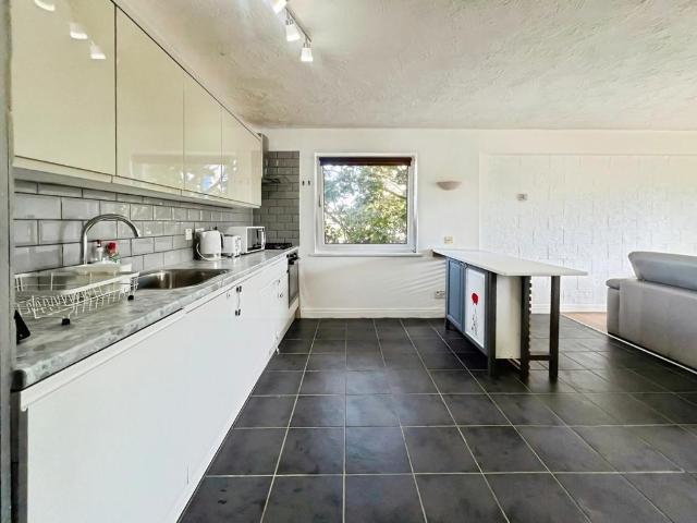 2 bedroom house to rent