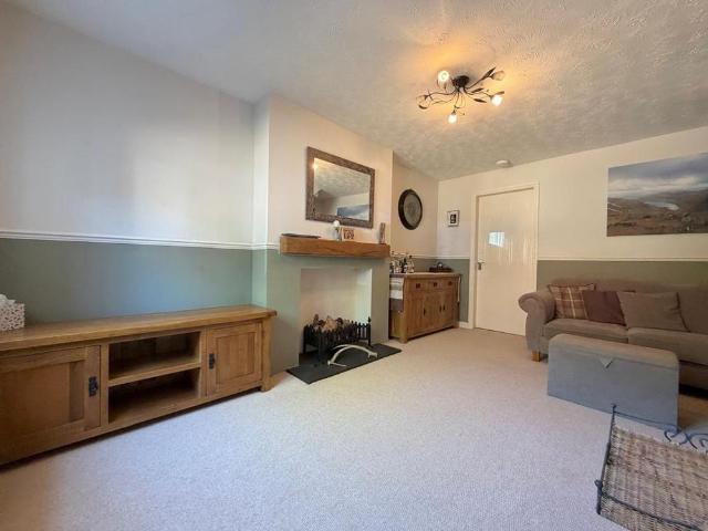 2 bedroom house to rent