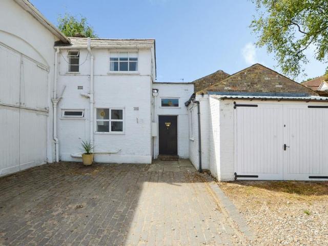 2 bedroom house to rent
