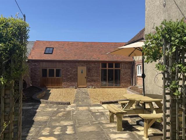 2 bedroom house to rent