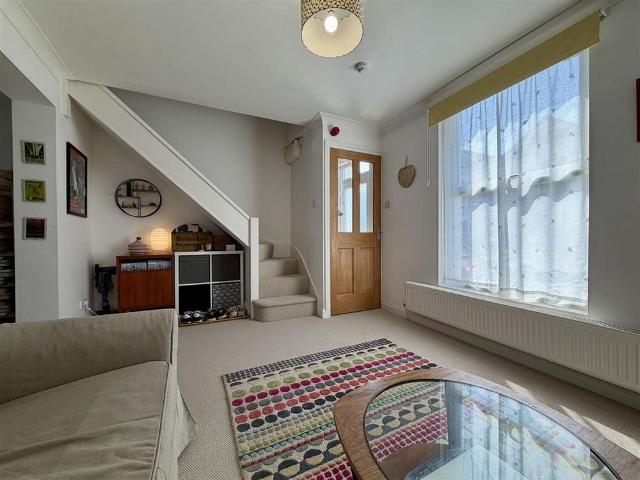 2 bedroom house to rent