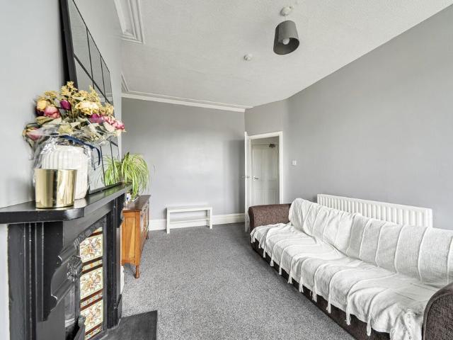2 bedroom house to rent