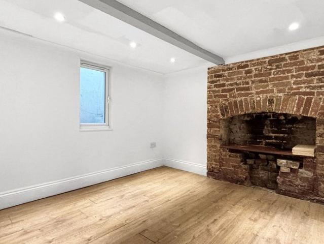 2 bedroom house to rent