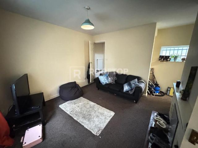 2 bedroom house to rent