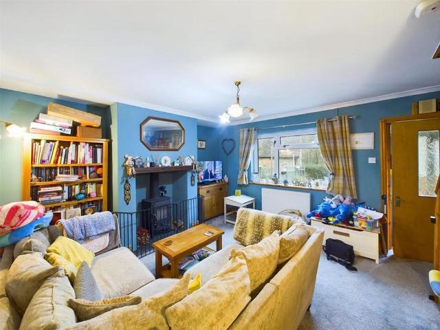 2 bedroom house to rent