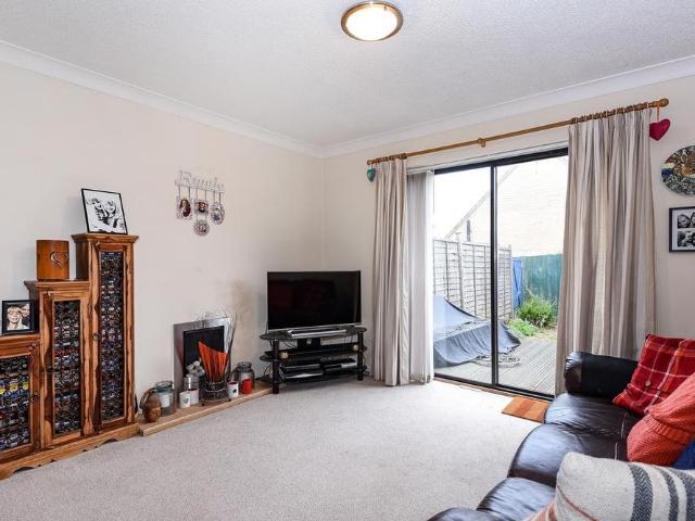 2 bedroom house to rent