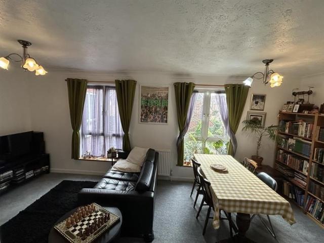 2 bedroom house to rent