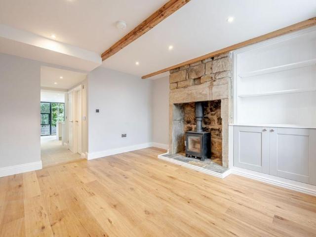 2 bedroom house to rent