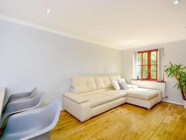 2 bedroom house to rent