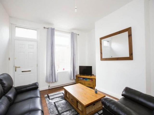 2 bedroom house to rent
