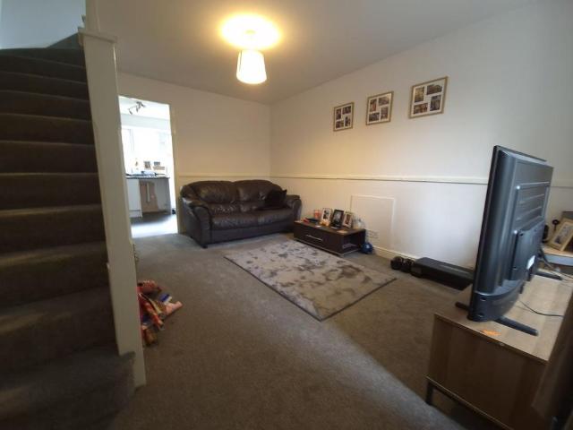 2 bedroom house to rent