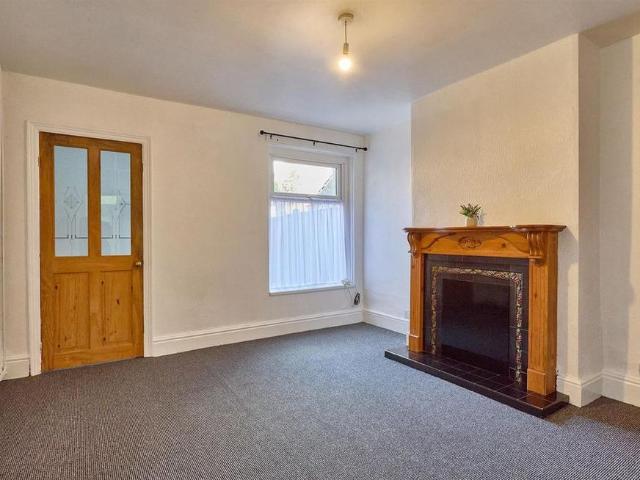 2 bedroom house to rent