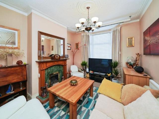 2 bedroom house to rent