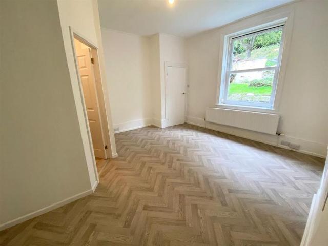 2 bedroom house to rent