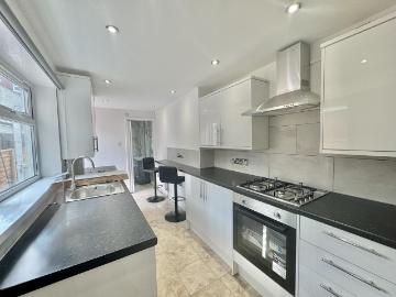 2 bedroom house to rent