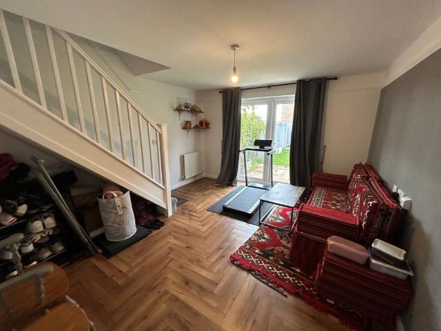 2 bedroom house to rent