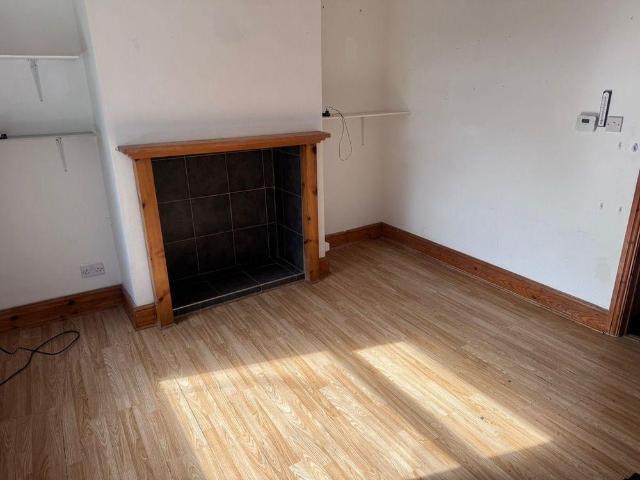 2 bedroom house to rent