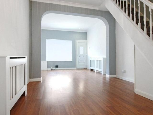 2 bedroom house to rent