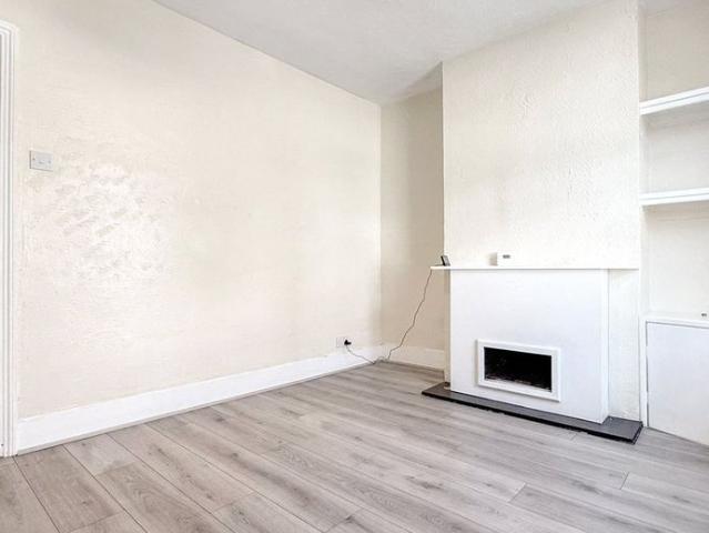 2 bedroom house to rent