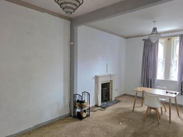 2 bedroom house to rent