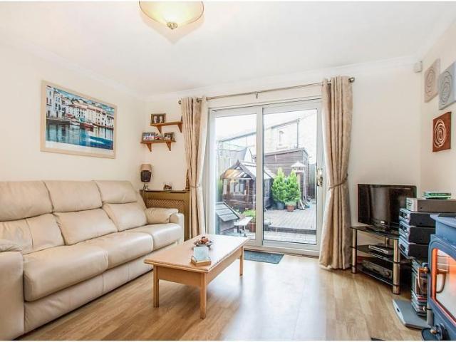 2 bedroom house to rent