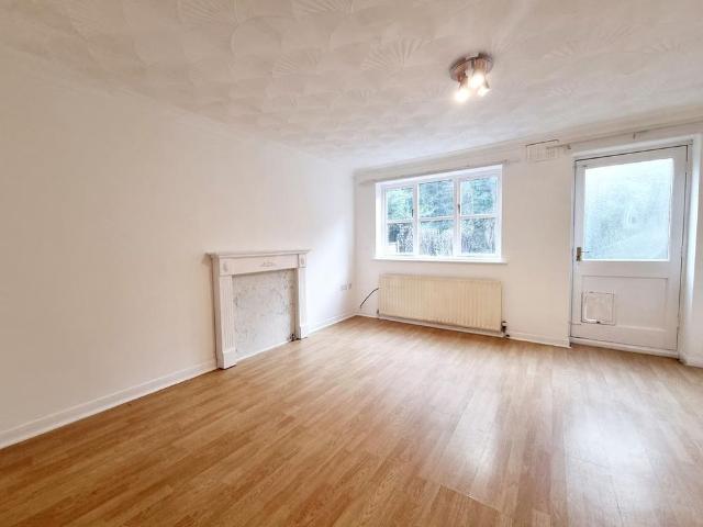 2 bedroom house to rent