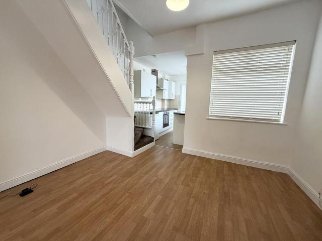 2 bedroom house to rent