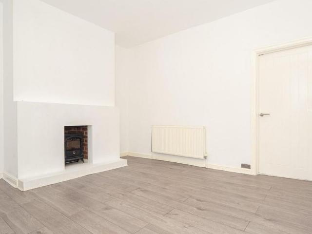 2 bedroom house to rent