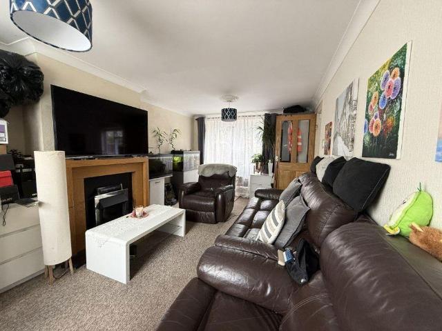 2 bedroom house to rent