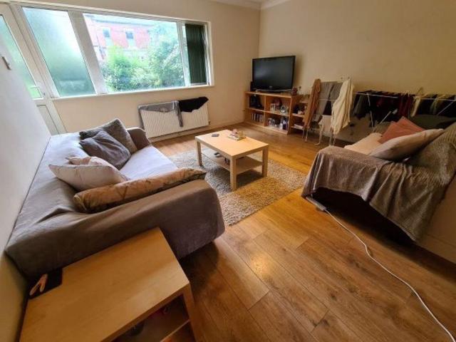 2 bedroom house to rent