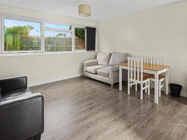 2 bedroom house to rent