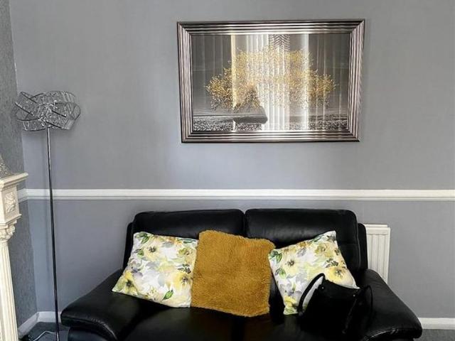 2 bedroom house to rent