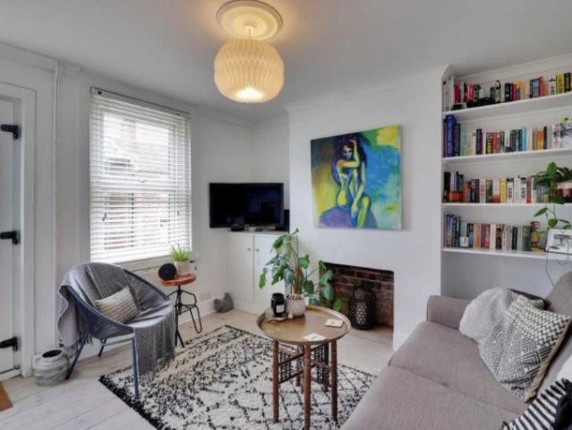 2 bedroom house to rent