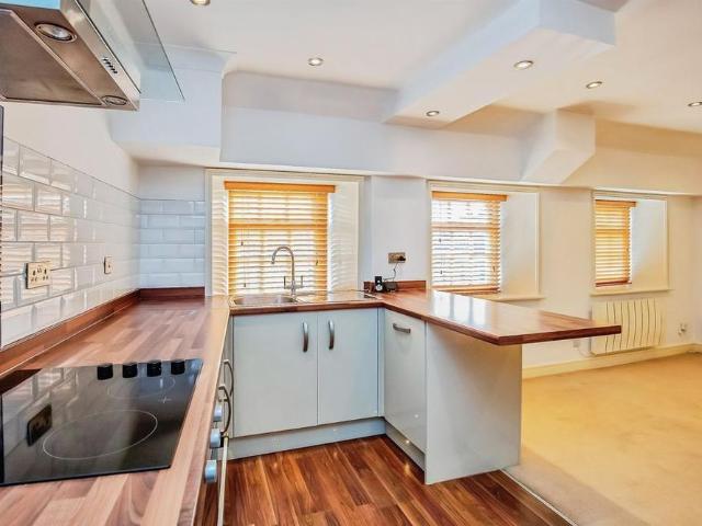 2 bedroom flat to rent