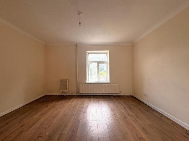2 bedroom house to rent