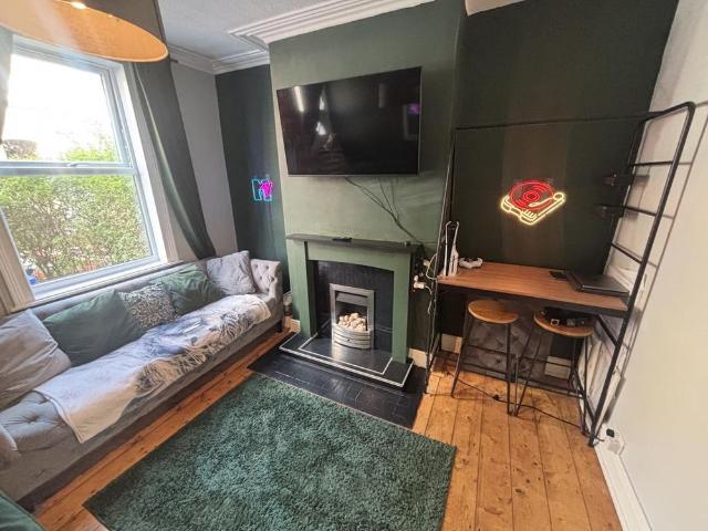 2 bedroom house to rent