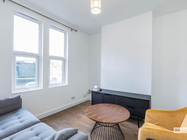 2 bedroom house to rent