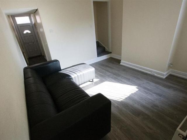 2 bedroom house to rent