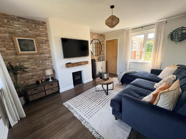2 bedroom house to rent