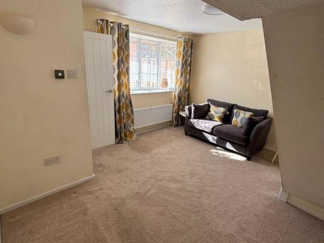 2 bedroom house to rent